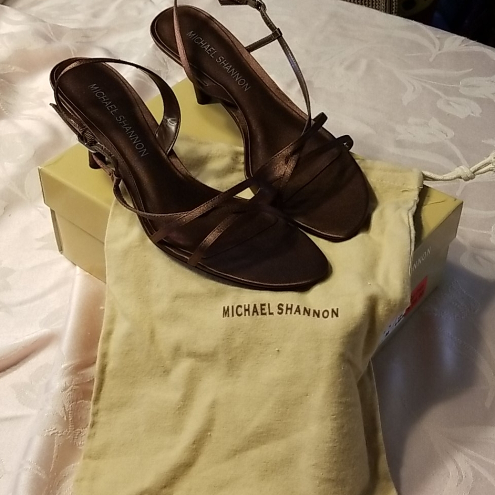 Shoes - Picture 4 of 4